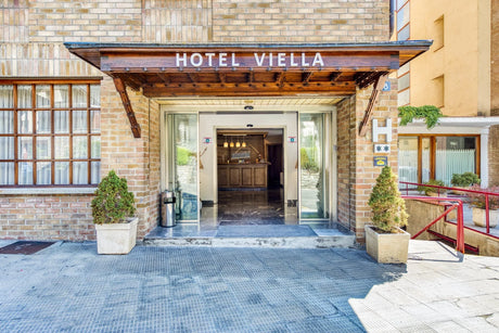 Hotel Viella - - Caranva